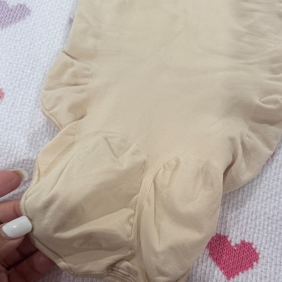 SKIMS Core Sculpt Butt Lifting Brief - Beige - Picture 4 of 6